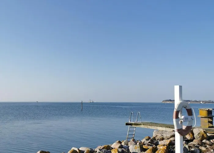 Sleeping On The Gilgaboat! Botel