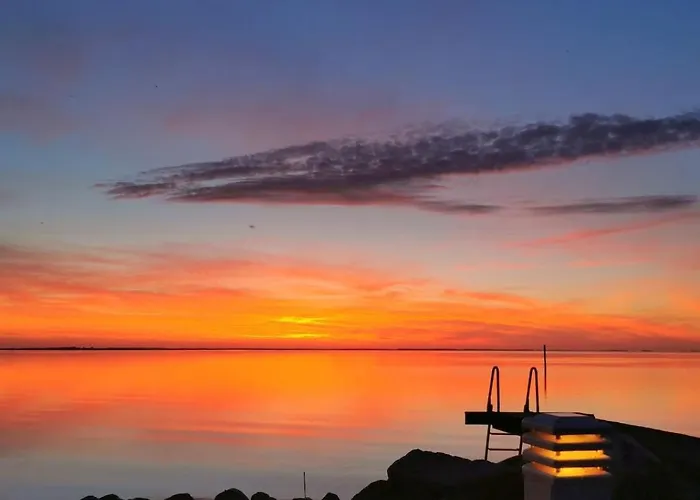 Sleeping On The Gilgaboat! *
